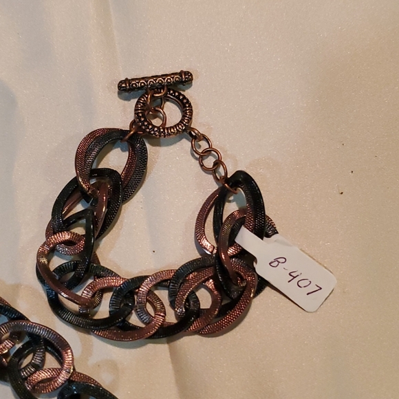 Matching necklace and bracelet - Picture 2 of 4